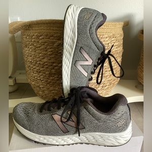 🏃‍♀️ NEW BALANCE sneakers Sz 9 Fresh Foam Arishi running shoes EUC